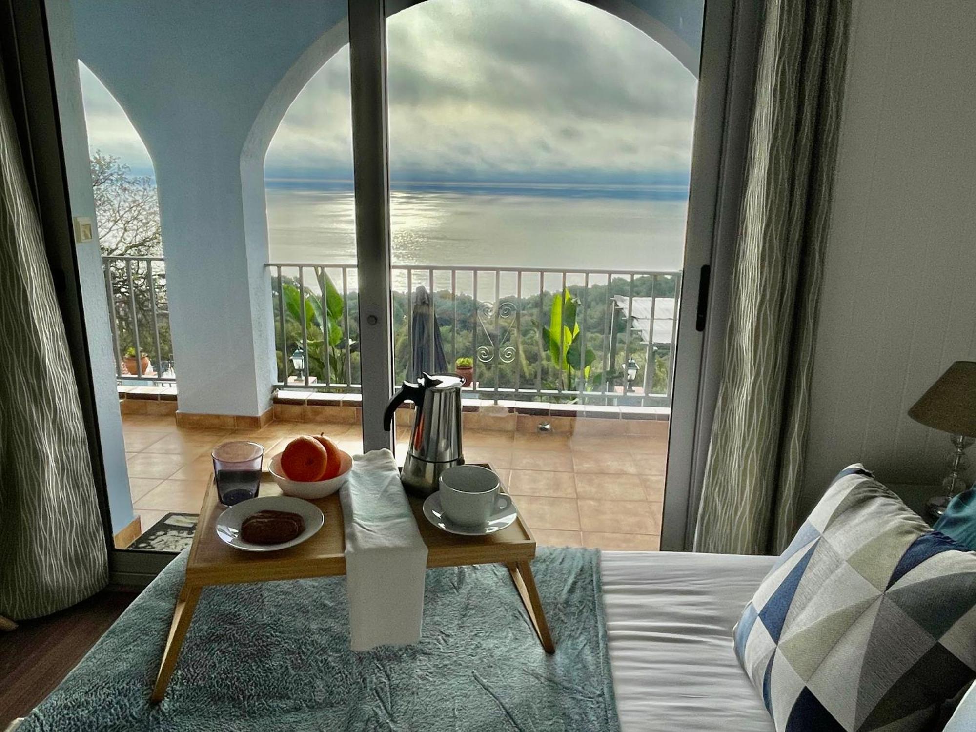 Seahomes Vacations, La Casa Blue Mediterranean Lifestyle 布拉内斯 外观 照片