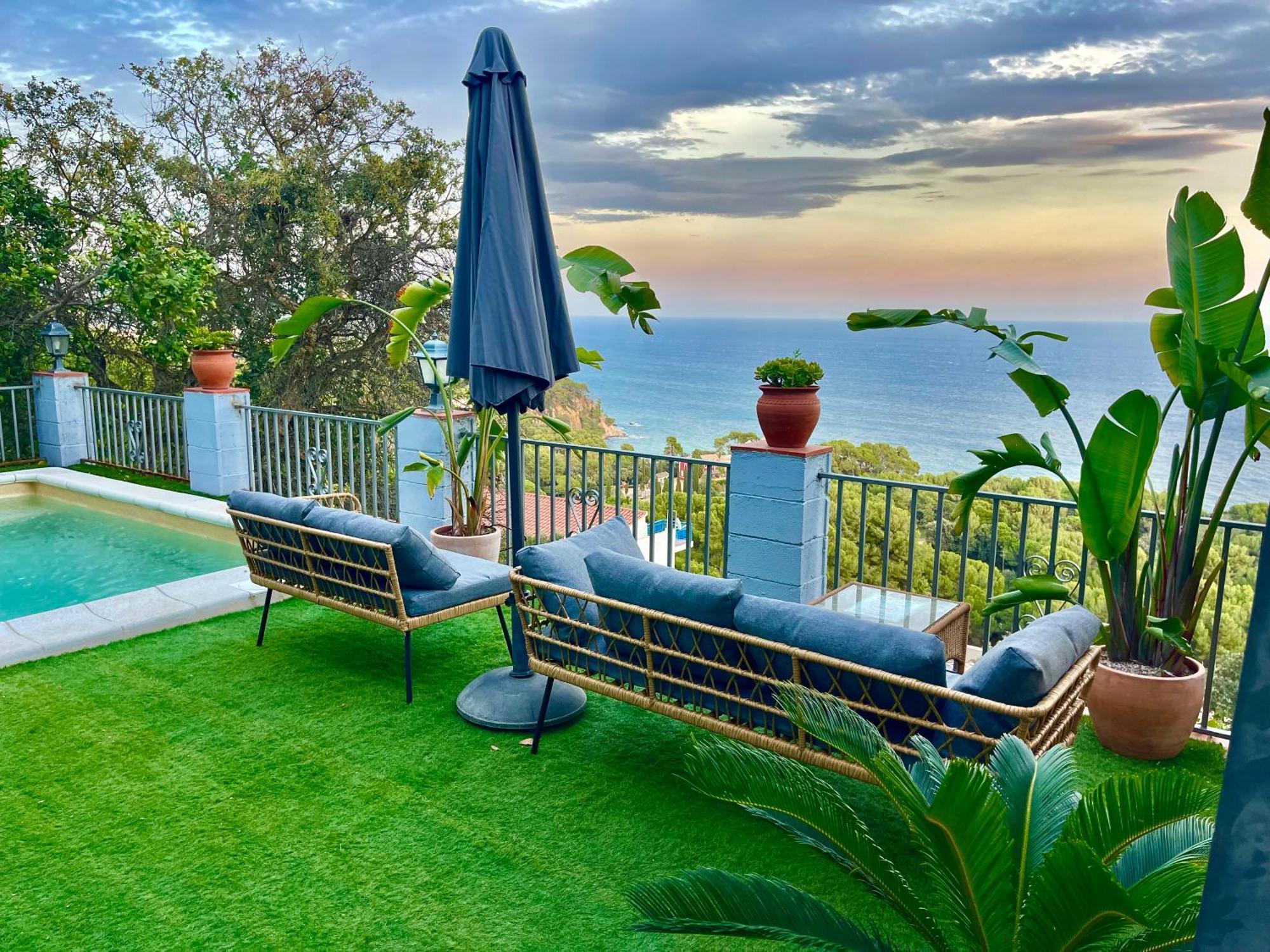 Seahomes Vacations, La Casa Blue Mediterranean Lifestyle 布拉内斯 外观 照片