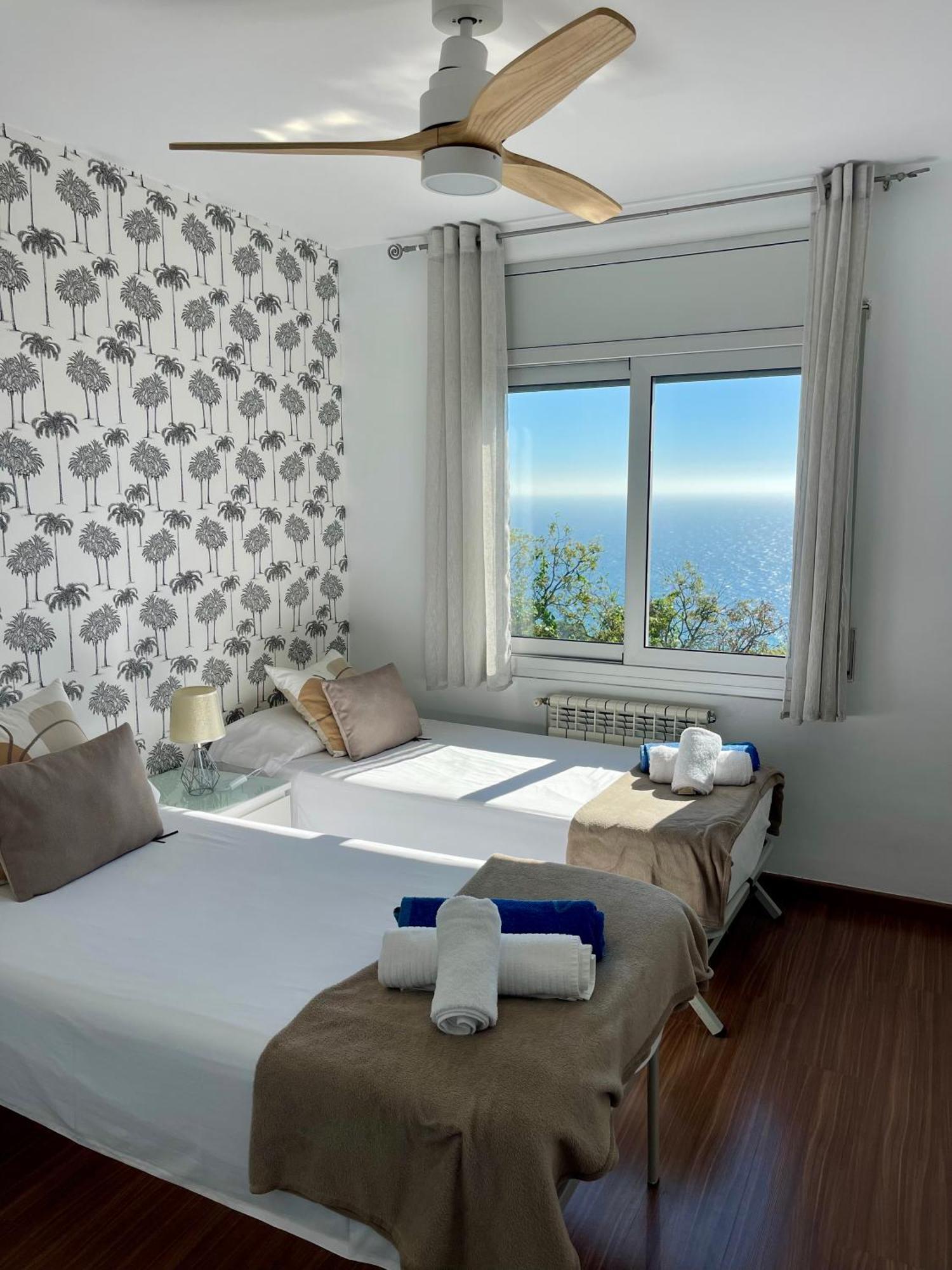 Seahomes Vacations, La Casa Blue Mediterranean Lifestyle 布拉内斯 外观 照片